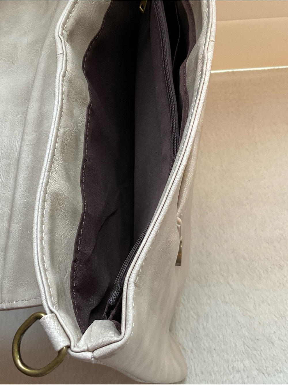 Minimalist Beige Crossbody Bag with Removable Strap - Picture 5 of 5